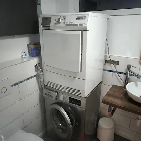 Apartament Simple 2-person Near Altdorf *